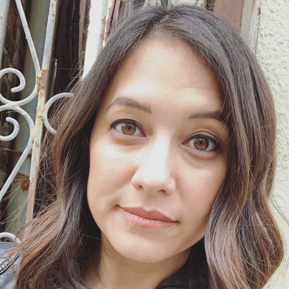 Meet your Posher, Lindy - Picture 1 of 1